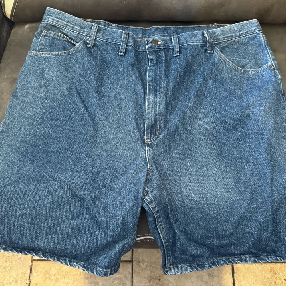 Wrangler Men size 46 Blue Denim Jean Shorts outdoor travel vacation casual